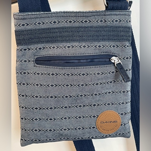 DaKine Jive Bonnie Crossbody Handbag Purse Denim Blue - Picture 1 of 16
